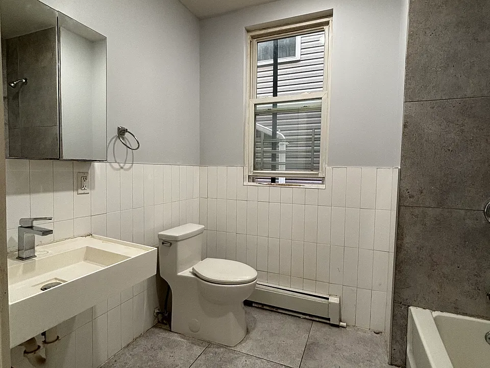 177 Van Nostrand Ave #11R
