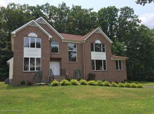 9 Okun Ct, Englishtown, NJ 07726