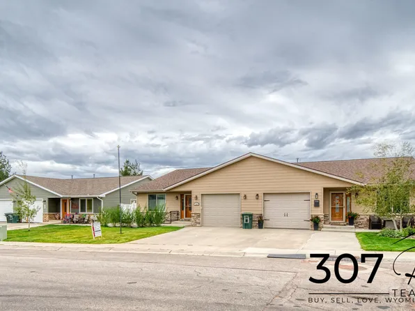 713 Rocking T Dr, Gillette, WY 82718