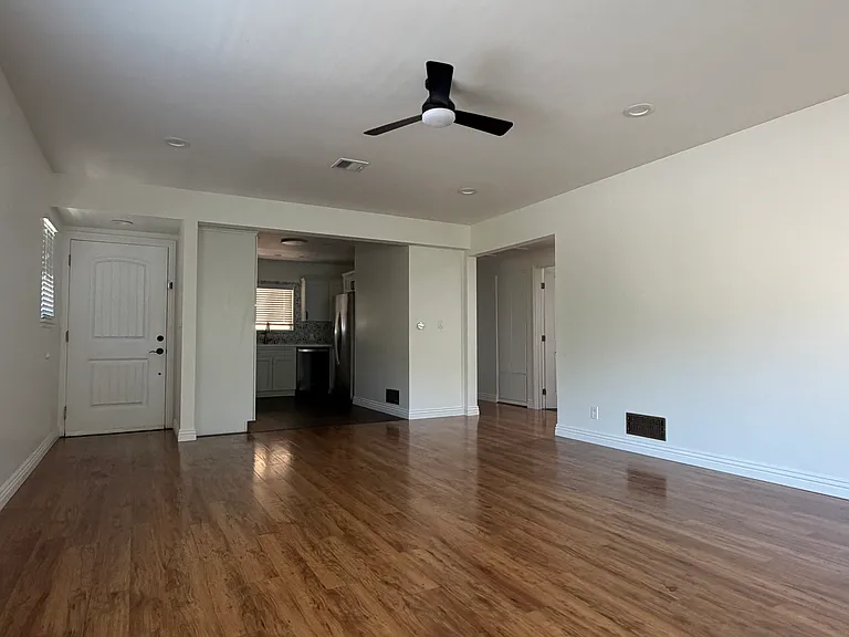 3052 Honolulu Ave #B — Photo 2
