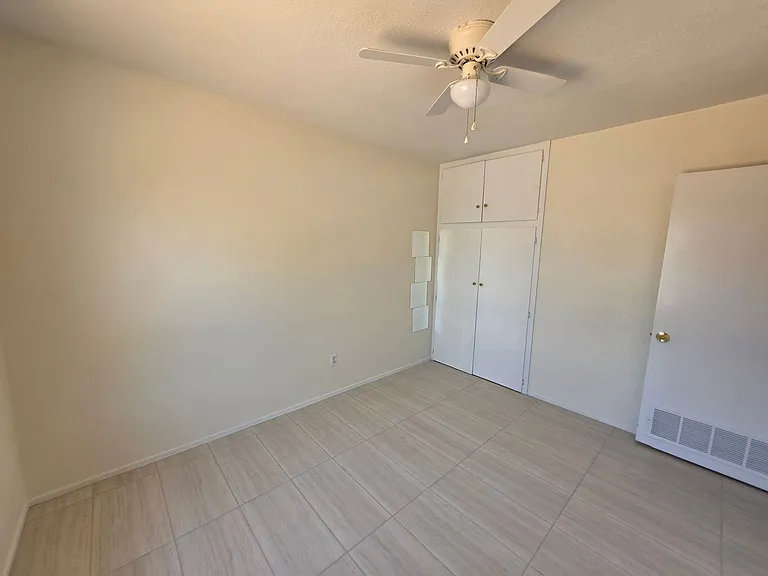 1243 N Oleander St — Photo 15