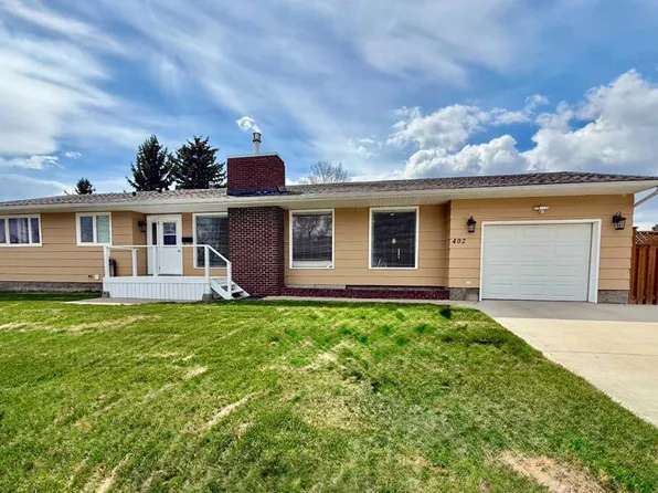 402 E 3rd St, Wainwright, AB T9W 1A1