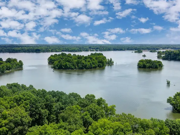 4781 N Shore Dr, Westerville, OH 43082