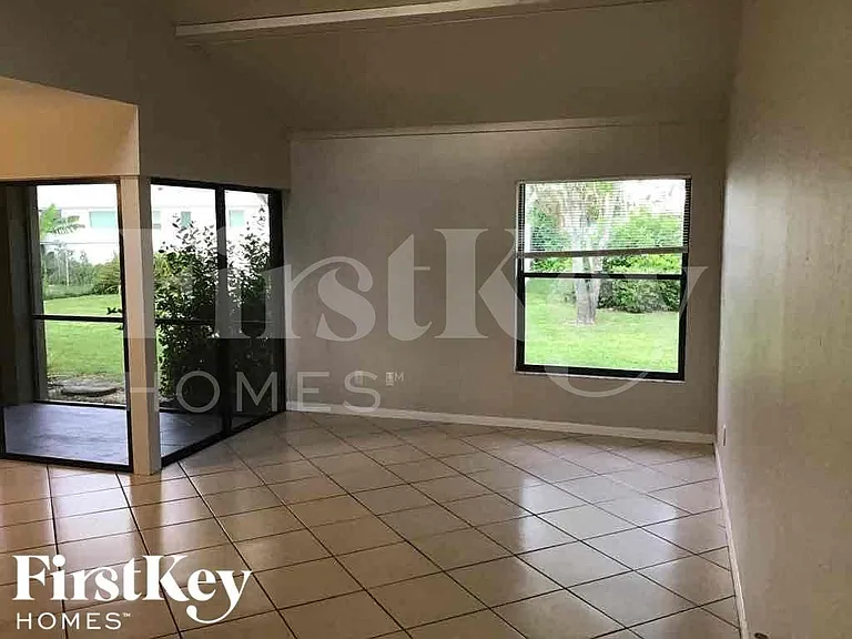3415 SE 4th Ave — Photo 4