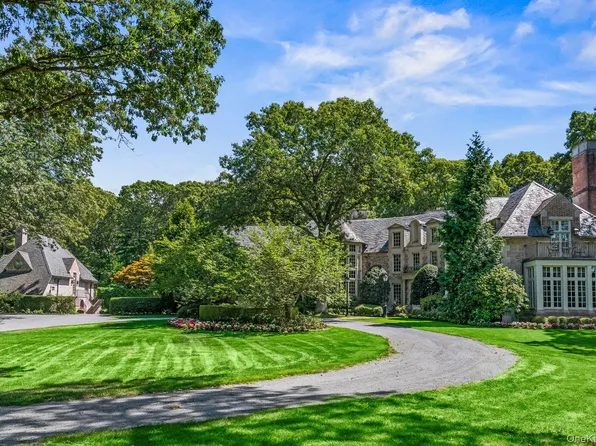 4 Red Fox Lane, Upper Brookville, NY 11545