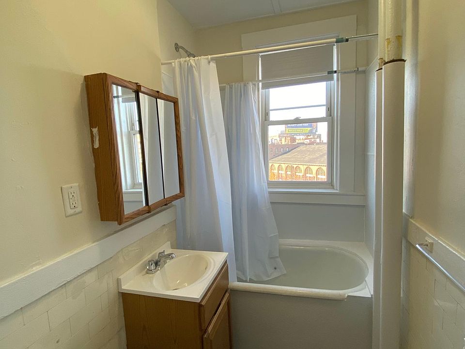 2nd image of 1163 Boylston St #60