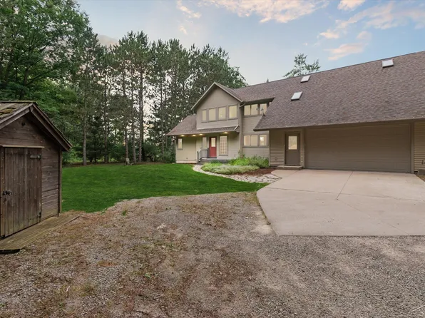 757 Takamarak Trl, Hope, MI 48628