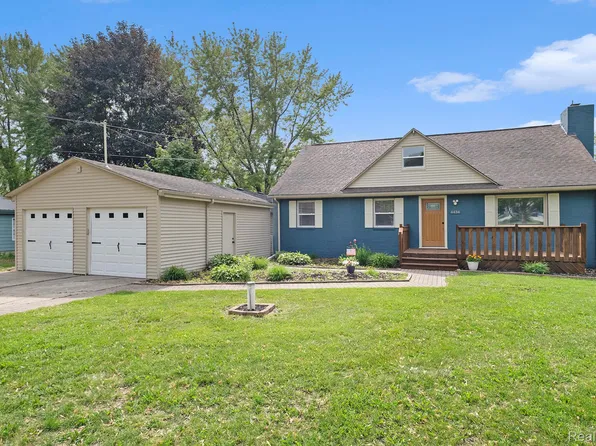 4434 Dublin Rd, Burton, MI 48529