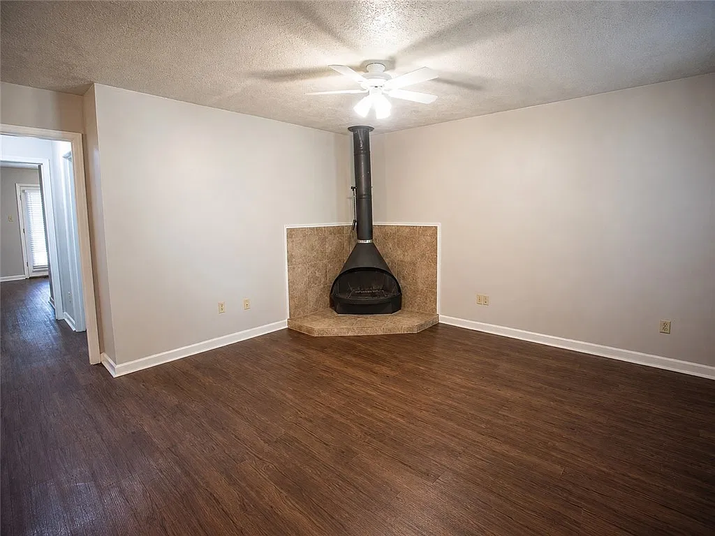 2 bed, 1.5 bath, 1024 sqft, $1,500 — Photo 4