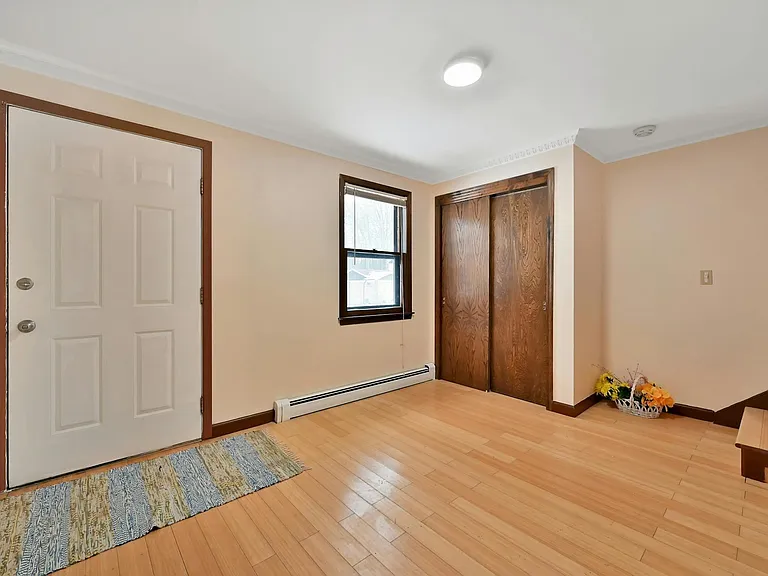 27 Beech St — Photo 16