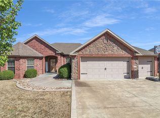 501 SW Barn Valley Rd, Bentonville, AR 72712