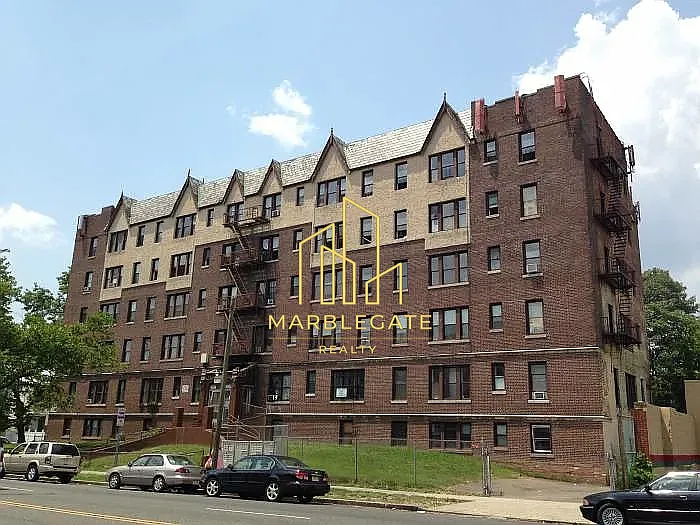 810 Broadway Ave #5011 — Photo 1