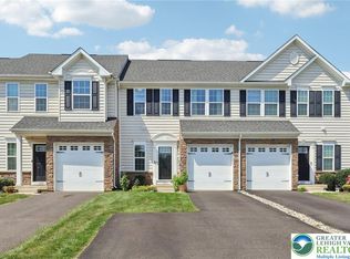 1117 Westminster Dr, Breinigsville, PA 18031