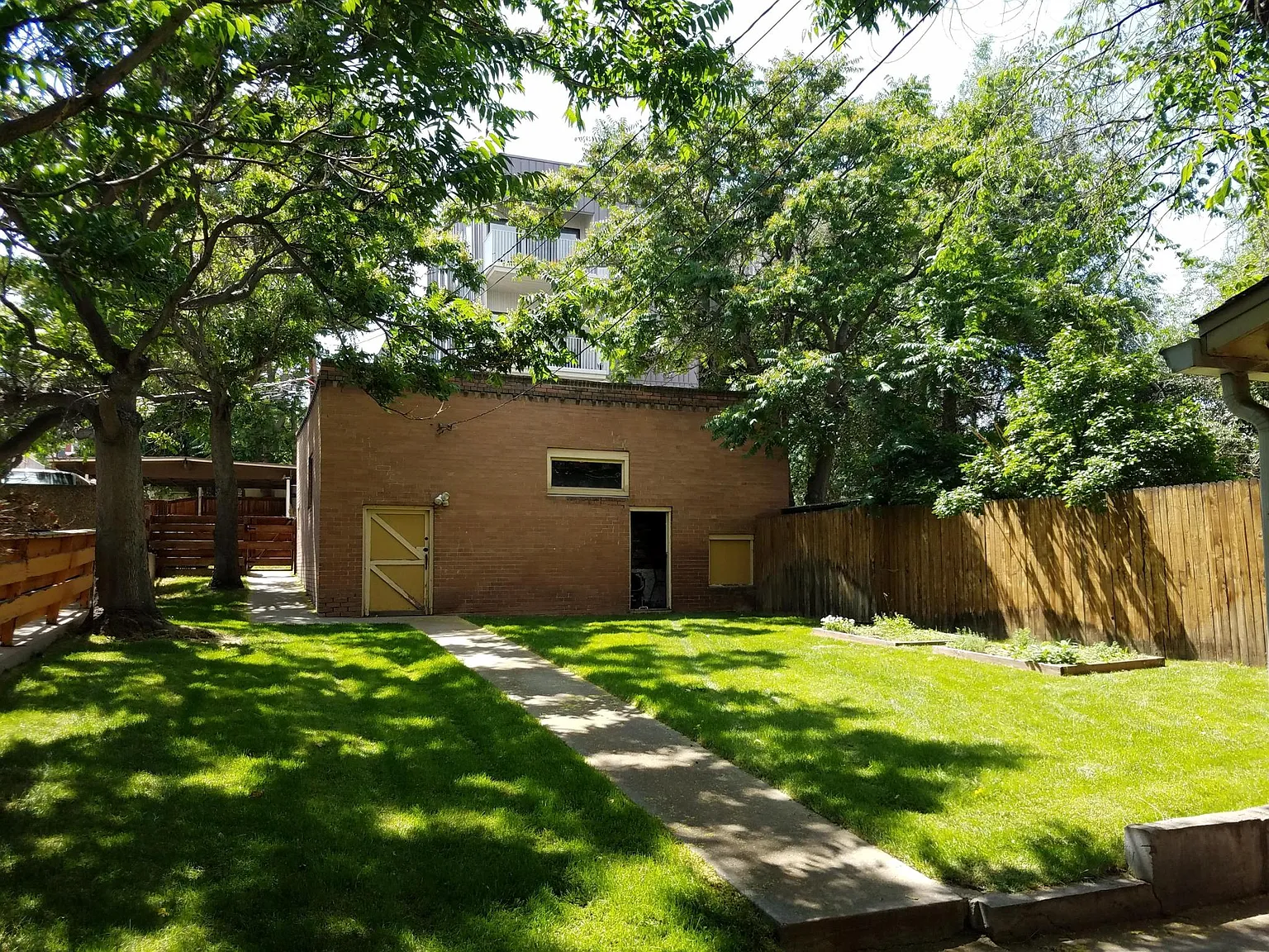 2 bed, 1.5 bath, 923 sqft, $2,200 — Photo 3