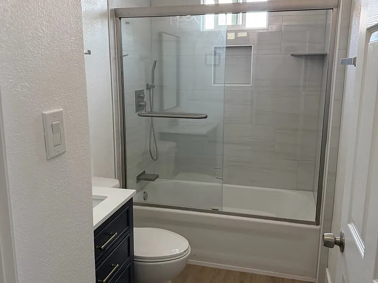 548 Las Palmas Ave #A — Photo 4