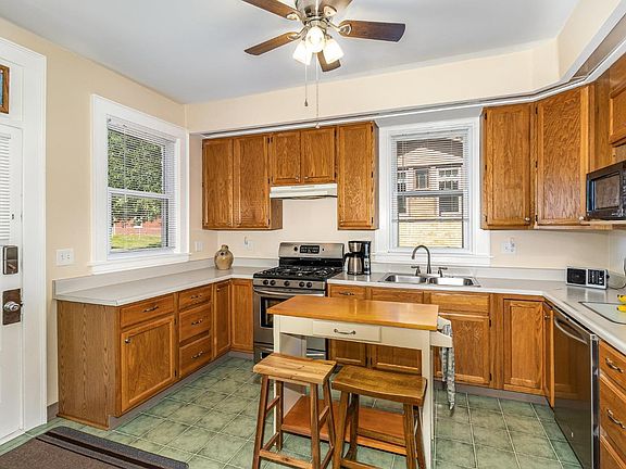4th image of 3613 Saint Martins Pl