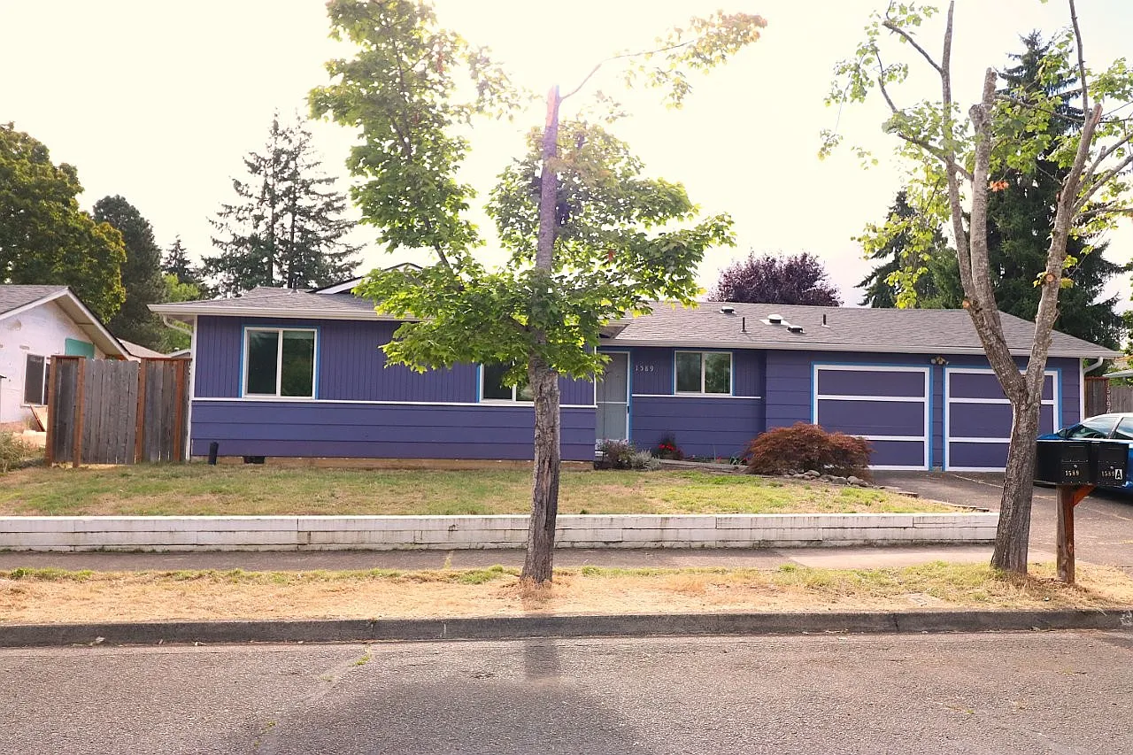 3 bed, 1000 sqft, $1,895 — Photo 2