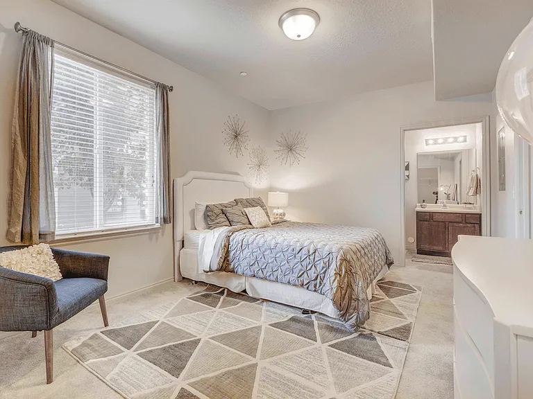 Avida Apartments — Photo 48