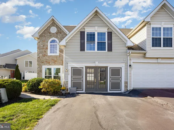 2340 Slater Hill Ln E #67, York, PA 17406