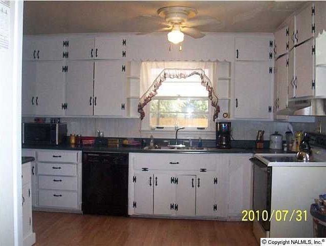 2nd image of 810 13th Ave SE