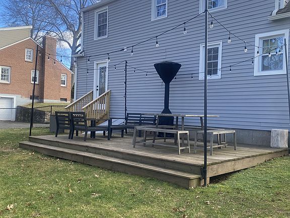 3rd image of 68 Robbins Ave