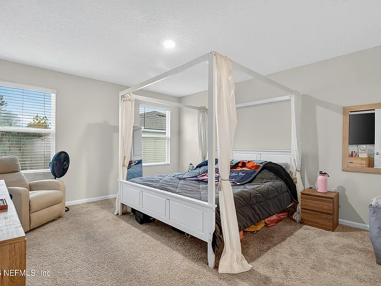12784 Veterans Ct — Photo 7