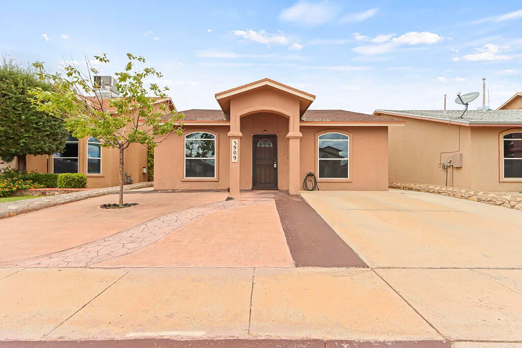 3 bed, 2.0 bath, 1122 sqft, $1,550 — Photo 1
