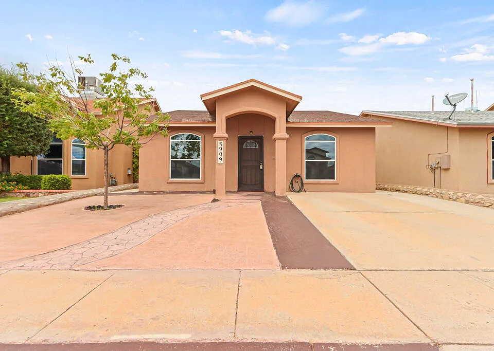 3909 Tierra Zafiro Dr