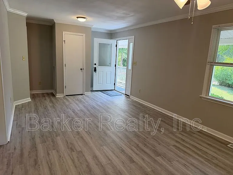 12019 Holmes Hollow Rd — Photo 2