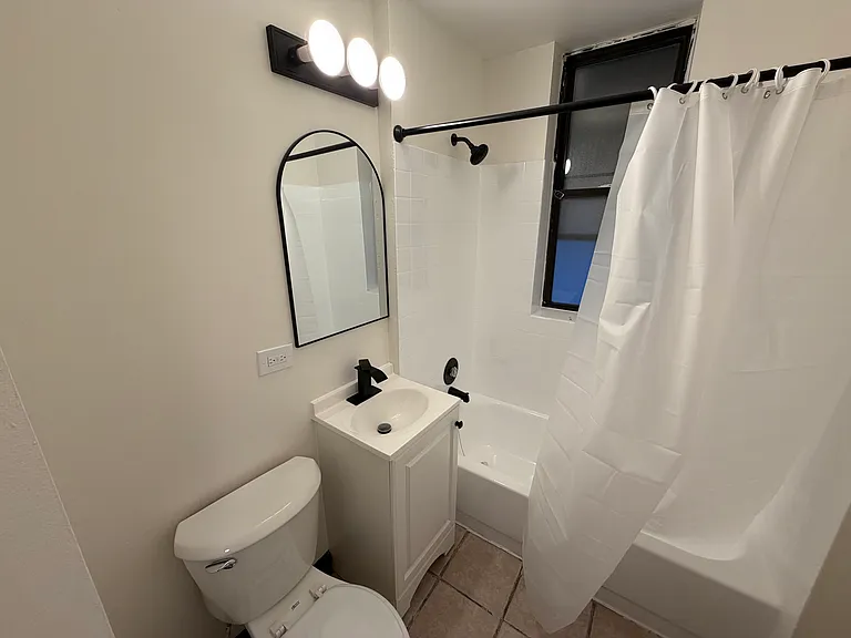 5629 W Washington Blvd — Photo 8