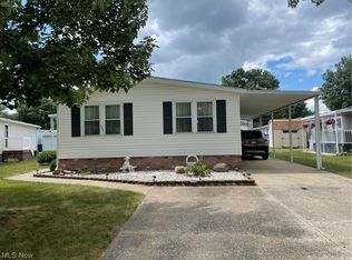 135 C St SW, Navarre, OH 44662