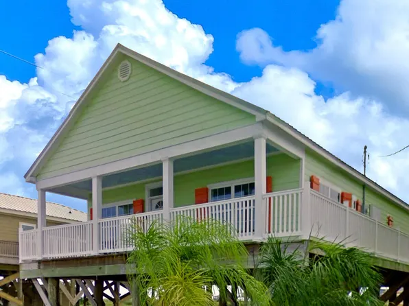 113 Foster Ln, Grand Isle, LA 70358