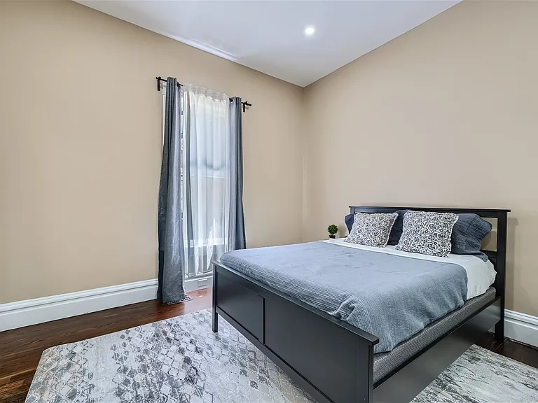 964 Oglethorpe Ave SW — Photo 11