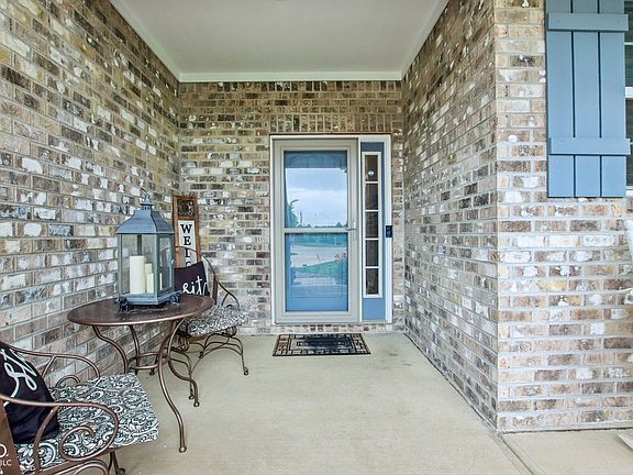 4th image of 407 Cardinal Dr