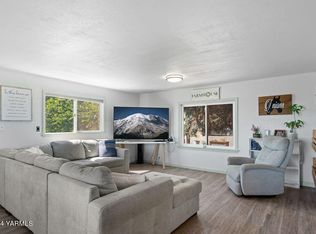 1641 S Naches Rd, Yakima, WA 98908
