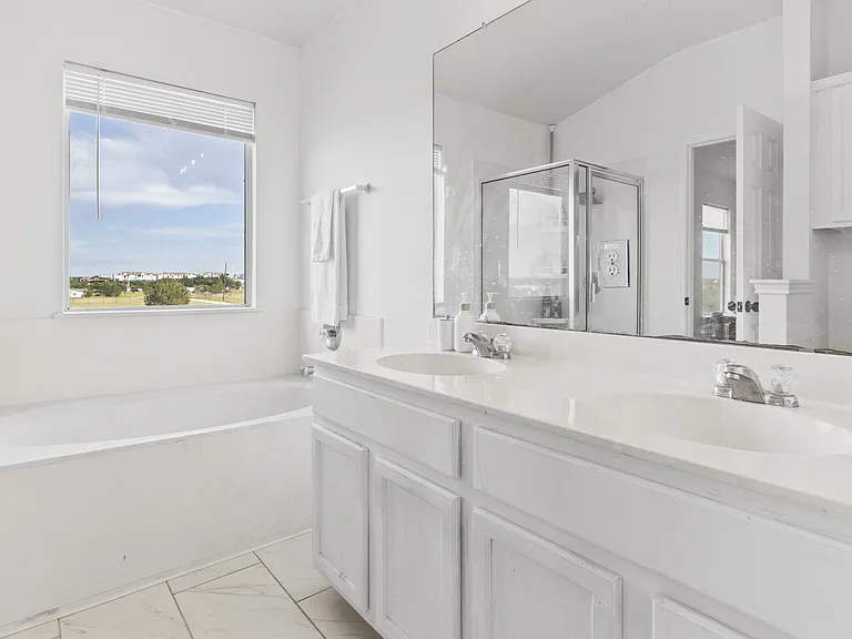 13524 Lyndon B Johnson St — Photo 32
