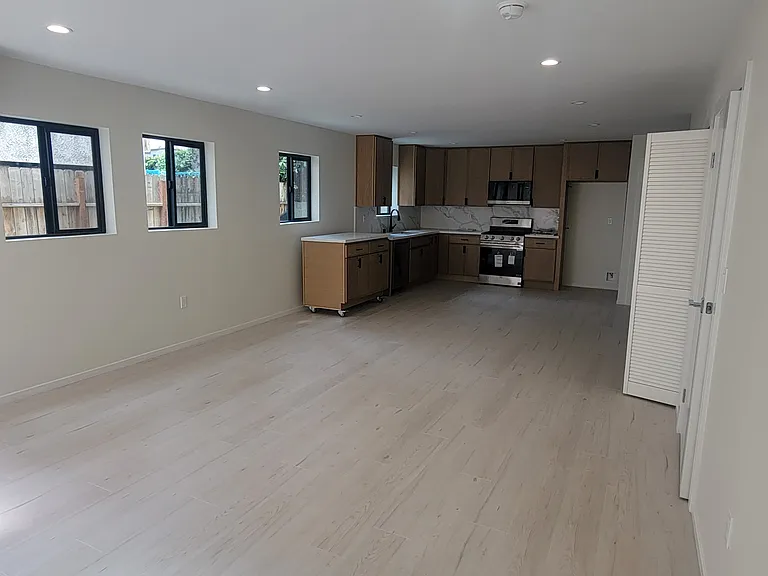 1427 S Shenandoah St #1425-1/2 — Photo 6