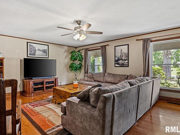 5th image of 4 Parkway Dr
