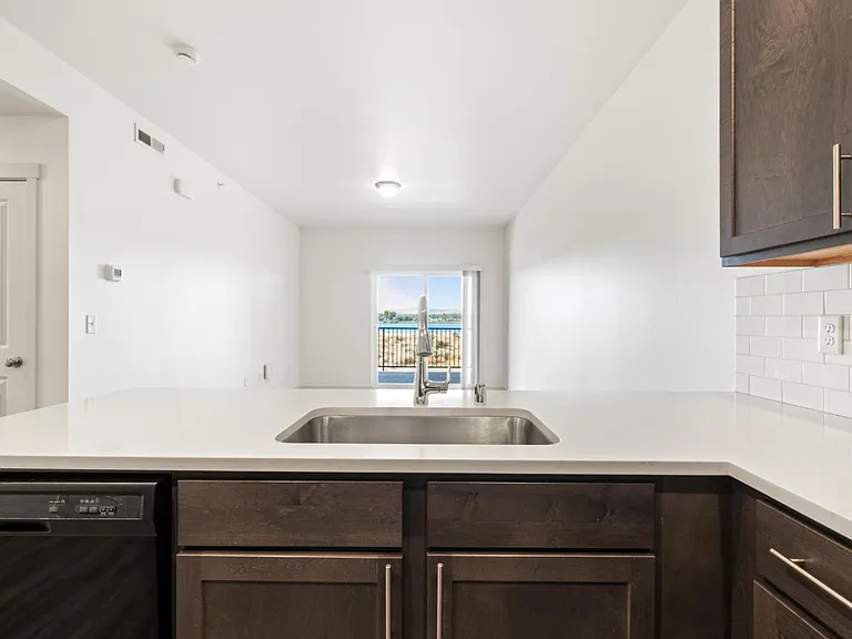 Columbia River Walk Apartments — Photo 154