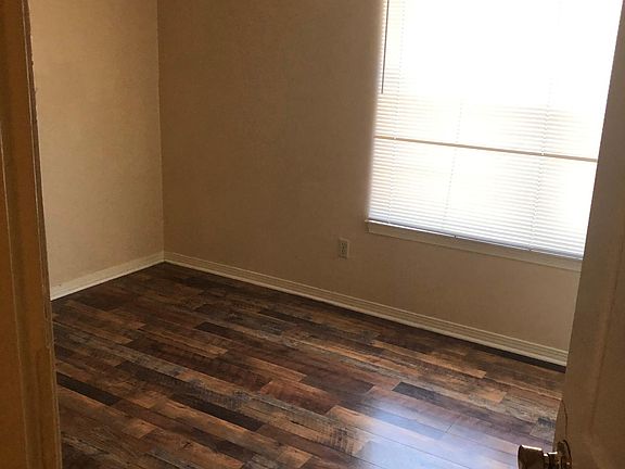 5th image of 3021 Belle Meade Dr APT D