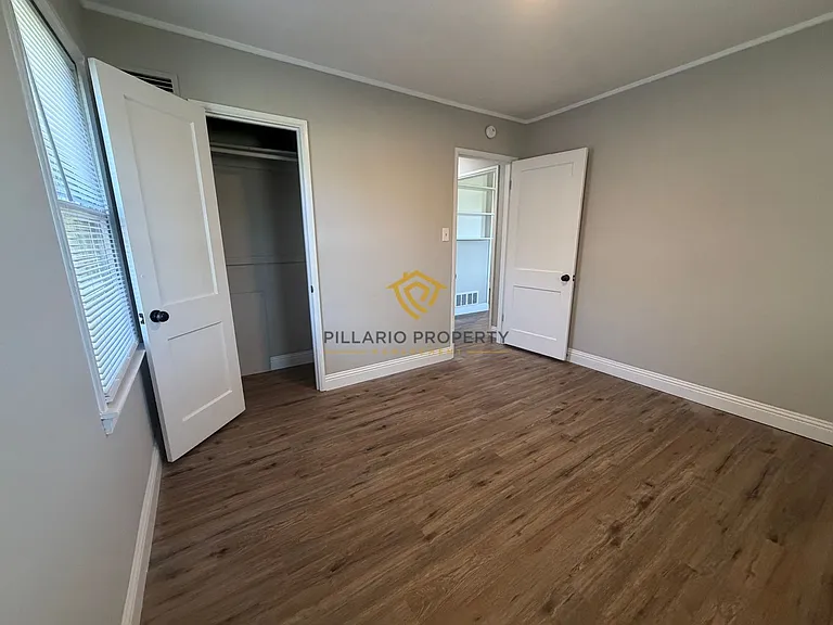 2220 E 46th St — Photo 14