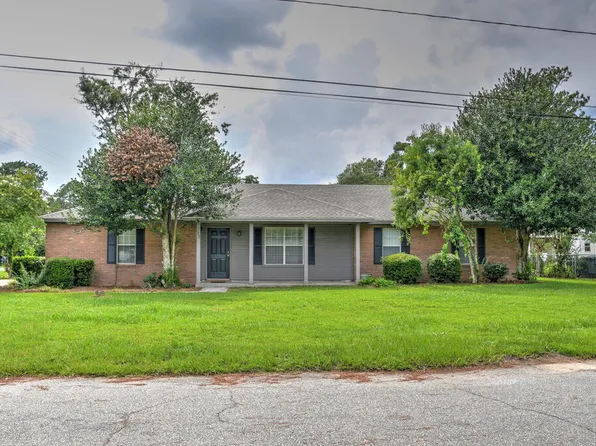 612 S College St, Hahira, GA 31632