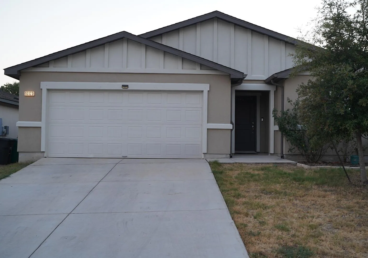 3 bed, 1543 sqft, $2,100 — Photo 1