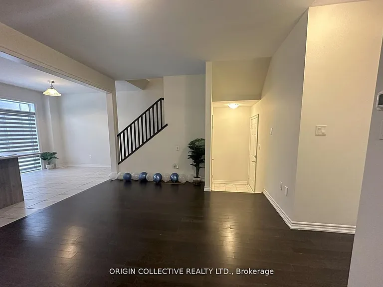 4 Amos Ave E — Photo 8