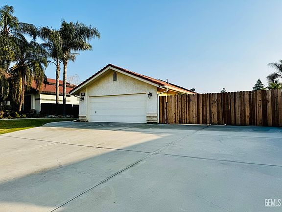 4th image of 6921 Aztec Way