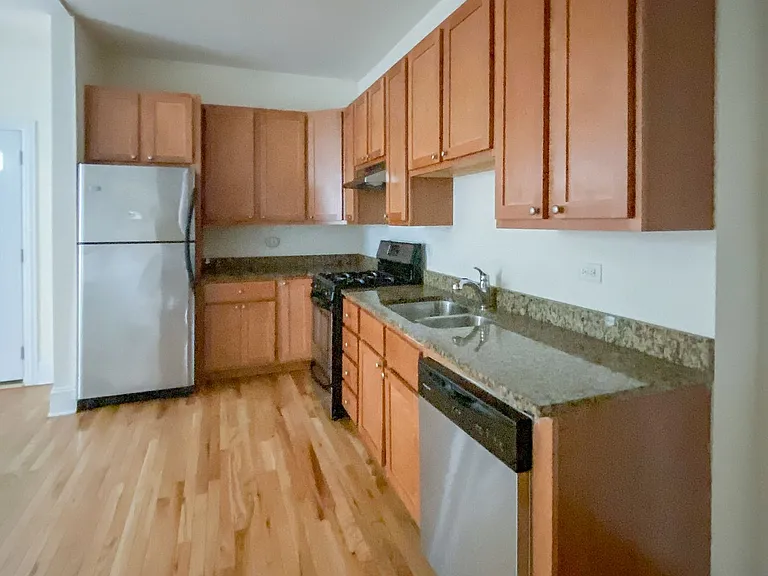 3818 N Sheffield Ave — Photo 17