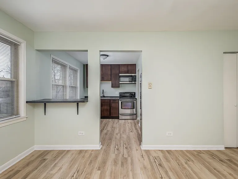 6612 S Saint Lawrence Ave #1E — Photo 3
