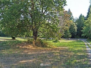 593 E North Bay Rd, Allyn, WA 98524