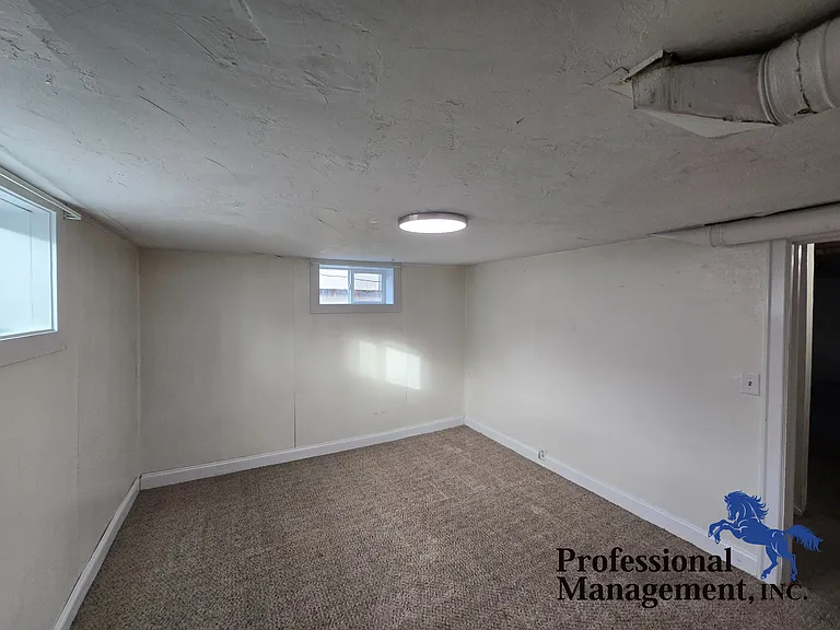 108 Alderson Ave — Photo 8