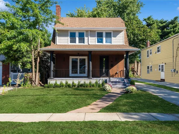48 Lakeview Avenue, Lynbrook, NY 11563